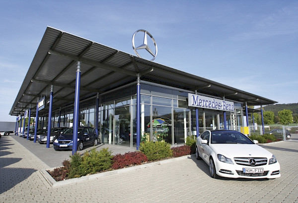 Mercedes- Autohaus Peter, Northeim